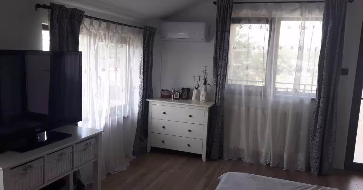 Casă individuală 240 mp cu 5 camere în Răcari