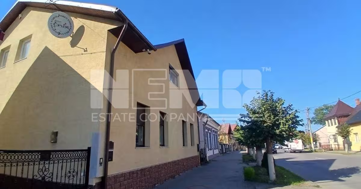 Casă individuală cu 17 camere în zona Central, Rădăuți