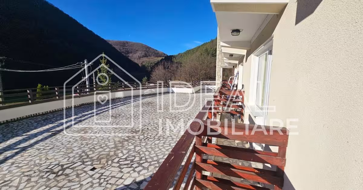 Casă individuală cu 33 camere în Rășinari