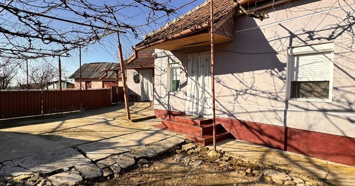 Casă individuală cu 3 camere în Roit