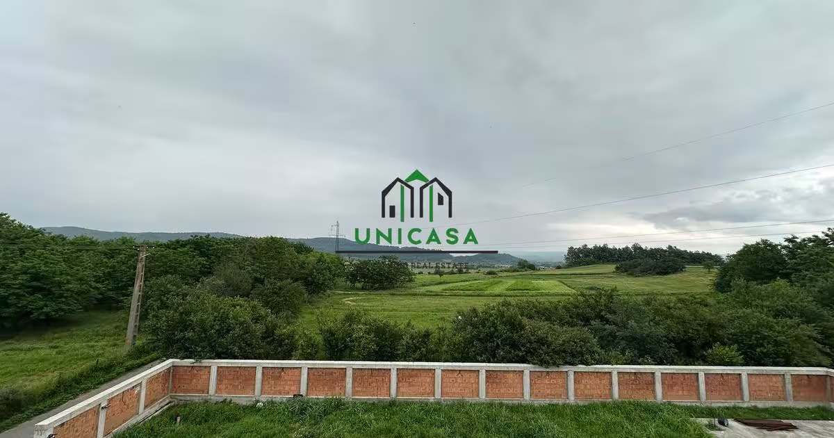 Casă individuală 280 mp cu 8 camere în Români