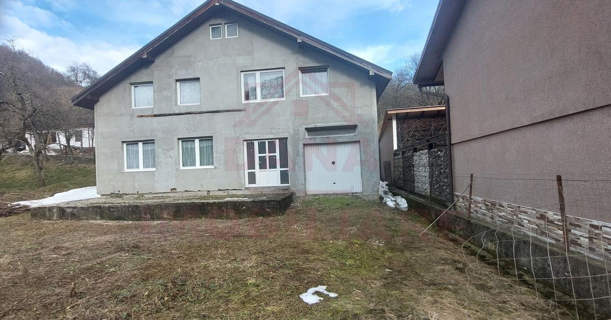 Casă individuală cu 4 camere în Rusca Montană