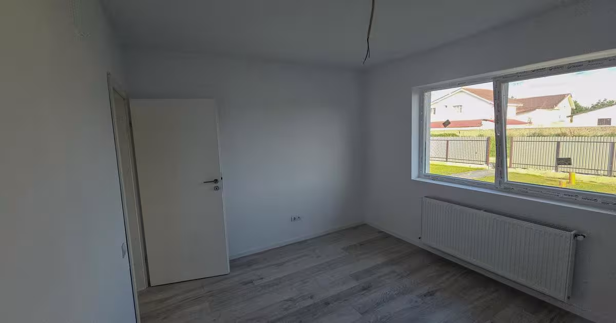 Casă individuală 120 mp cu 4 camere în Săbăreni