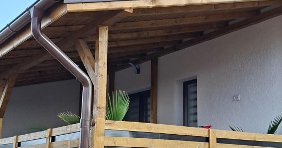 Casă individuală 120 mp cu 4 camere în Săbăreni