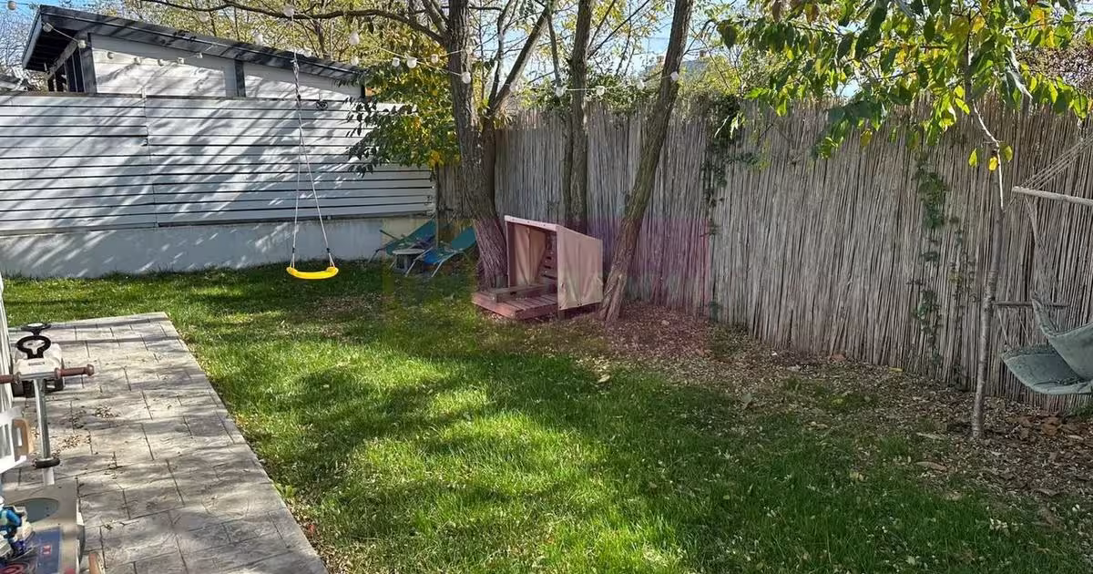 Casă individuală 82 mp cu 3 camere în Săbăreni