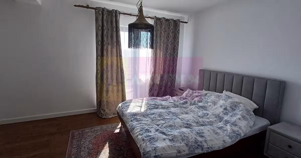 Casă individuală cu 5 camere în Săbăreni