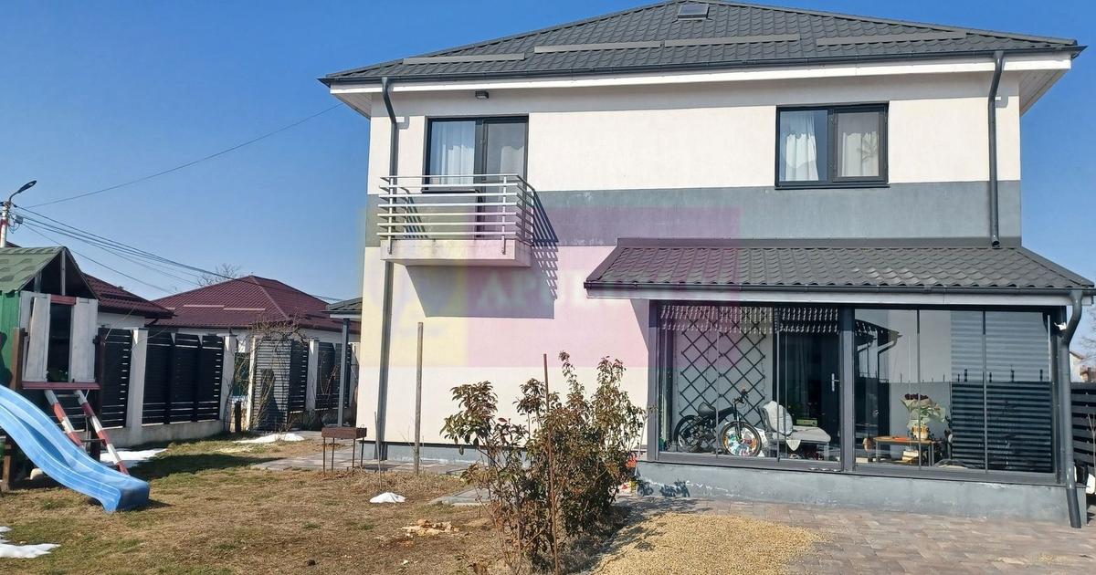 Casă individuală cu 5 camere în Săbăreni