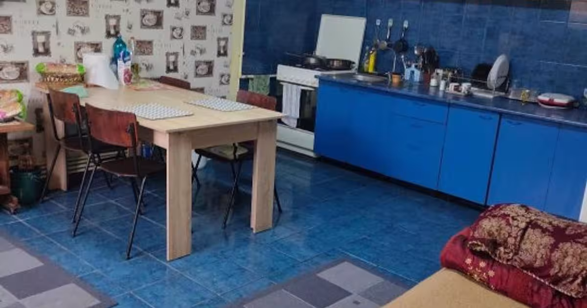 Casă individuală 160 mp cu 6 camere în Săbăreni