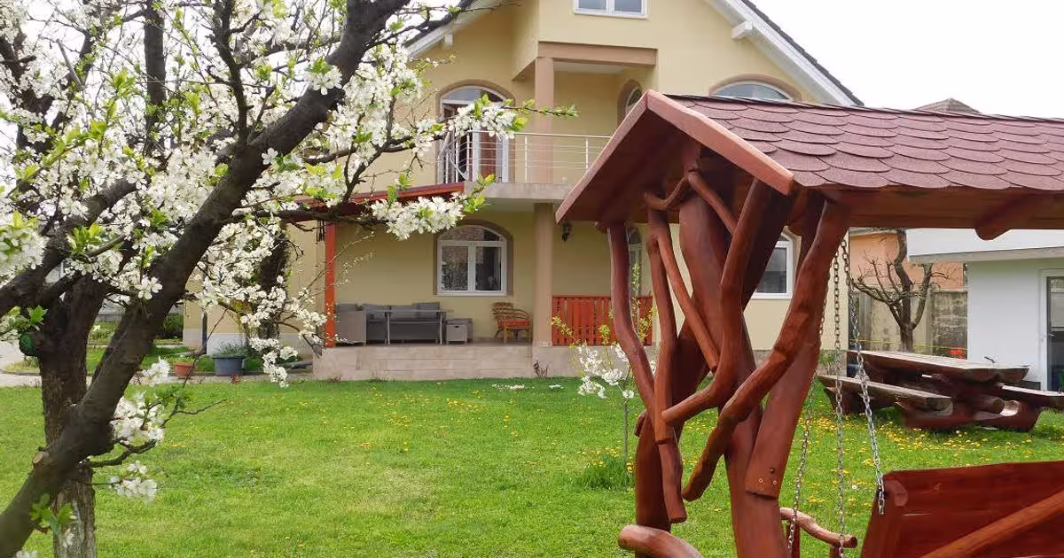 Casă individuală 386 mp cu 7 camere în Sângeorgiu de Mureș