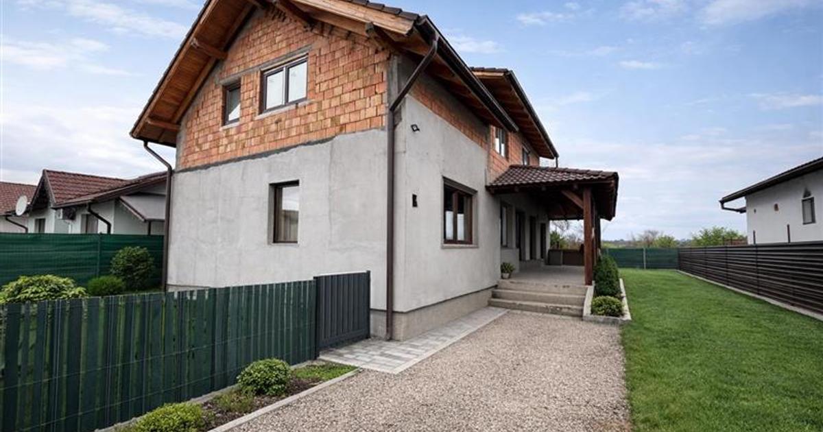 Casă individuală cu 5 camere în Sângeorgiu de Mureș