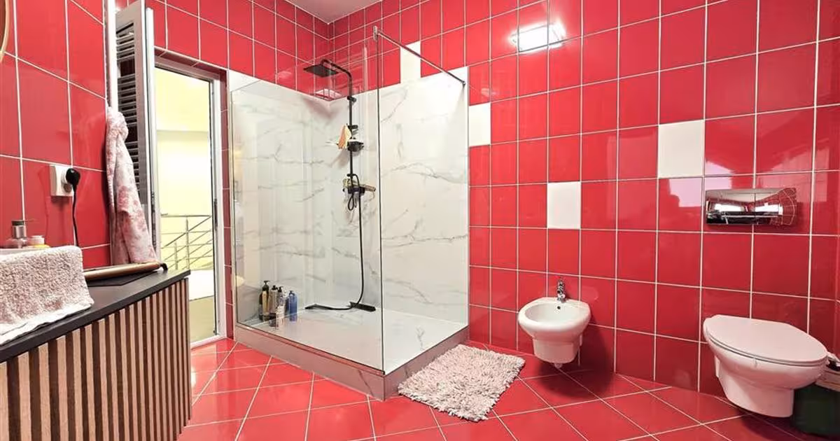 Casă individuală cu 6 camere în Sânmartin