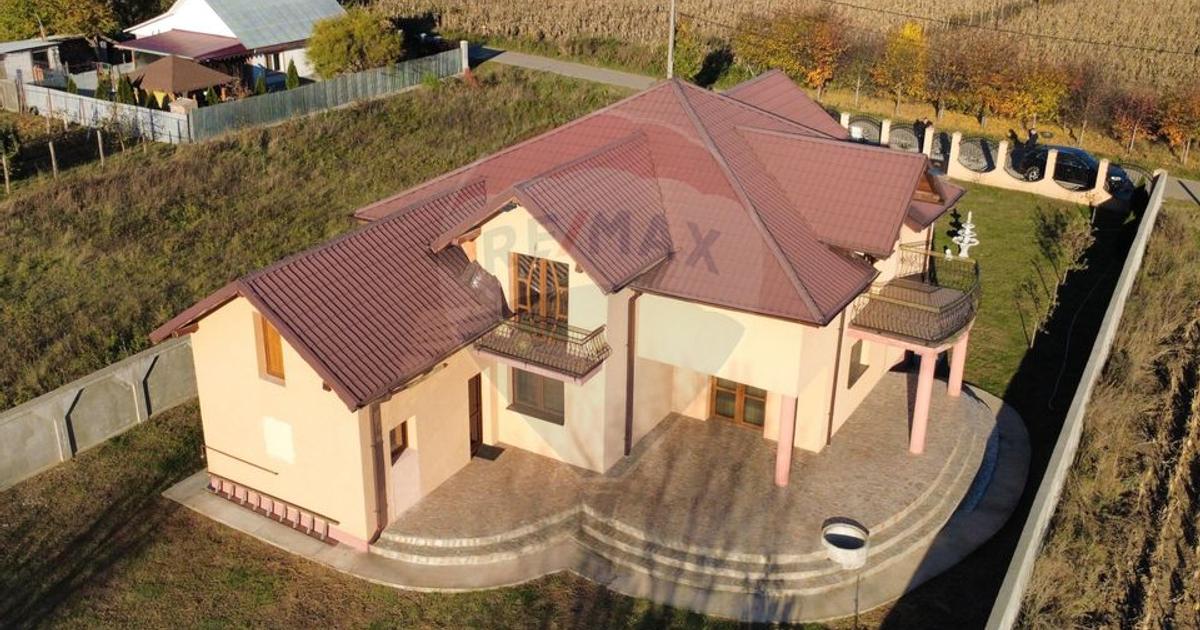 Casă individuală cu 5 camere în Sascut