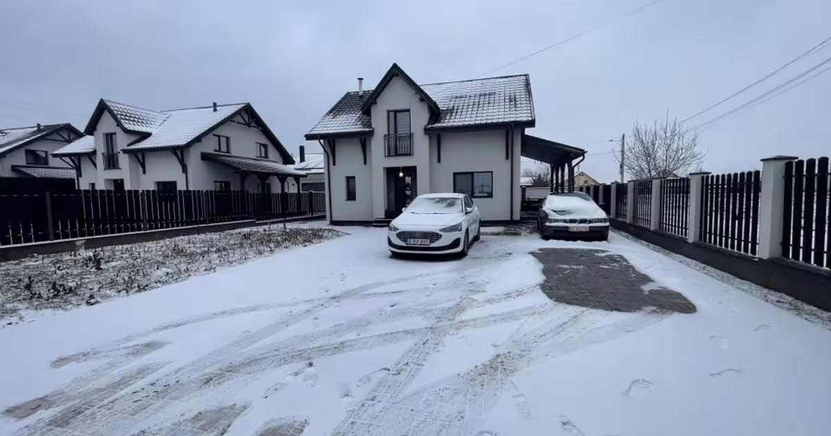 Casă individuală 110 mp cu 4 camere în Săucești