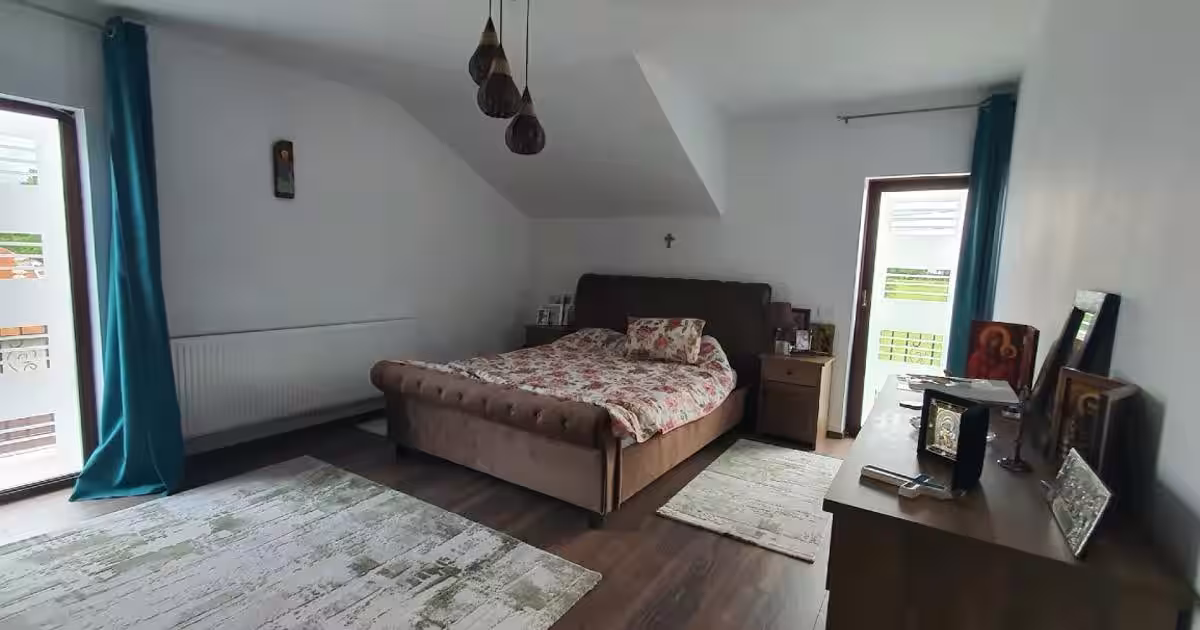 Casă individuală 177 mp cu 5 camere în Săvinești