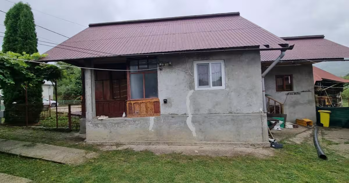 Casă individuală 57 mp cu 3 camere în Sboghițești