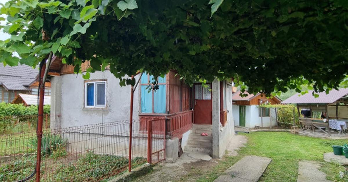 Casă individuală 57 mp cu 3 camere în Sboghițești