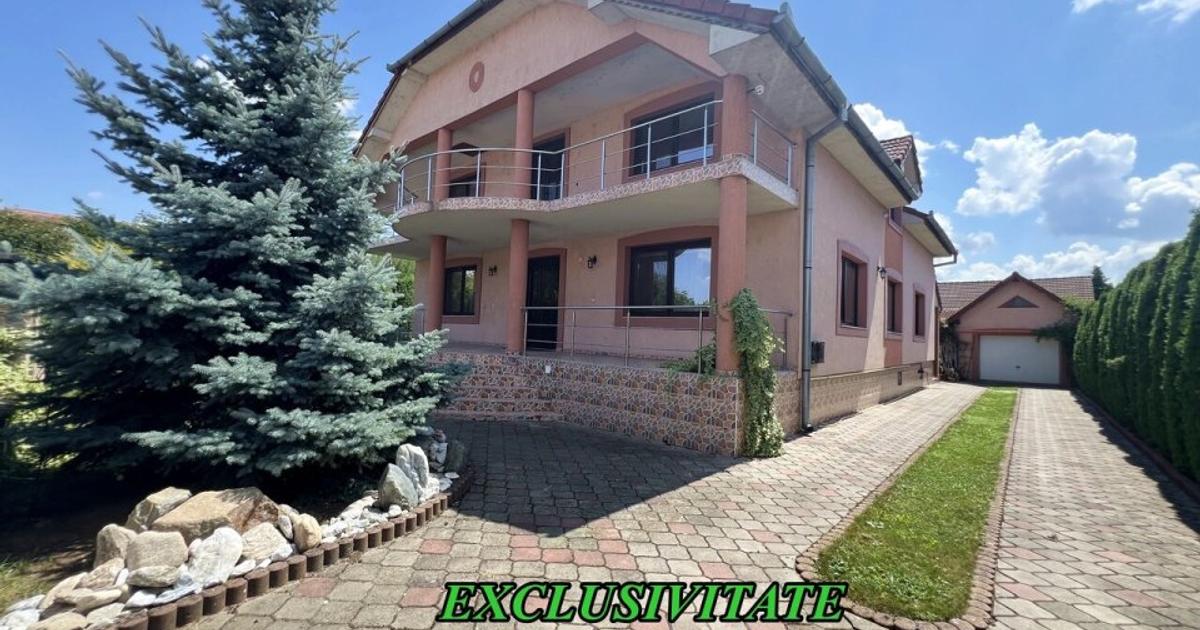 Casă individuală 350 mp cu 8 camere în Sebeș