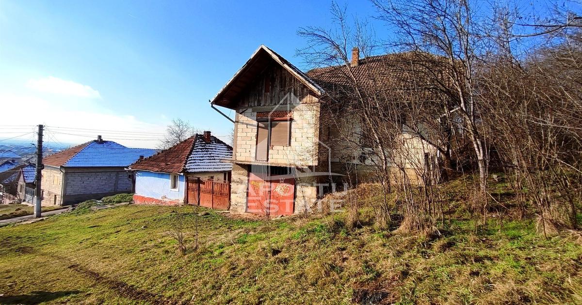 Casă individuală cu 9 camere în zona Nord-Est, Sebiș