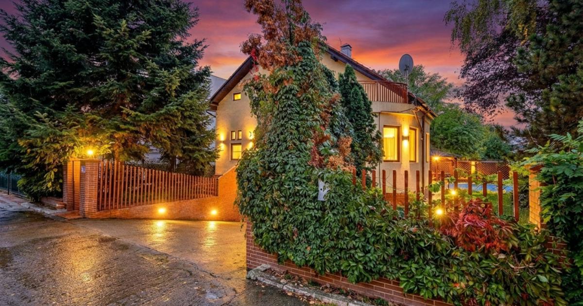 Casă individuală cu 8 camere în zona Iancu Nicolae, Sector 1