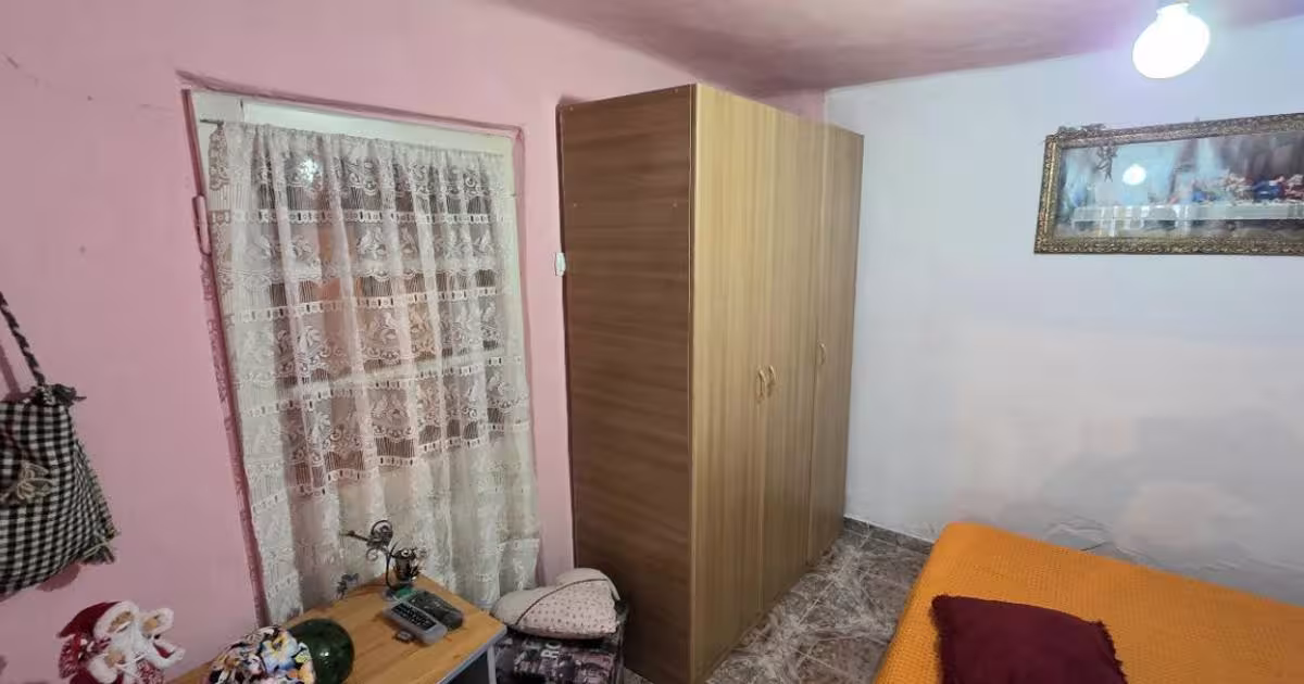 Casă individuală cu 3 camere în zona Alexandriei, Sector 5