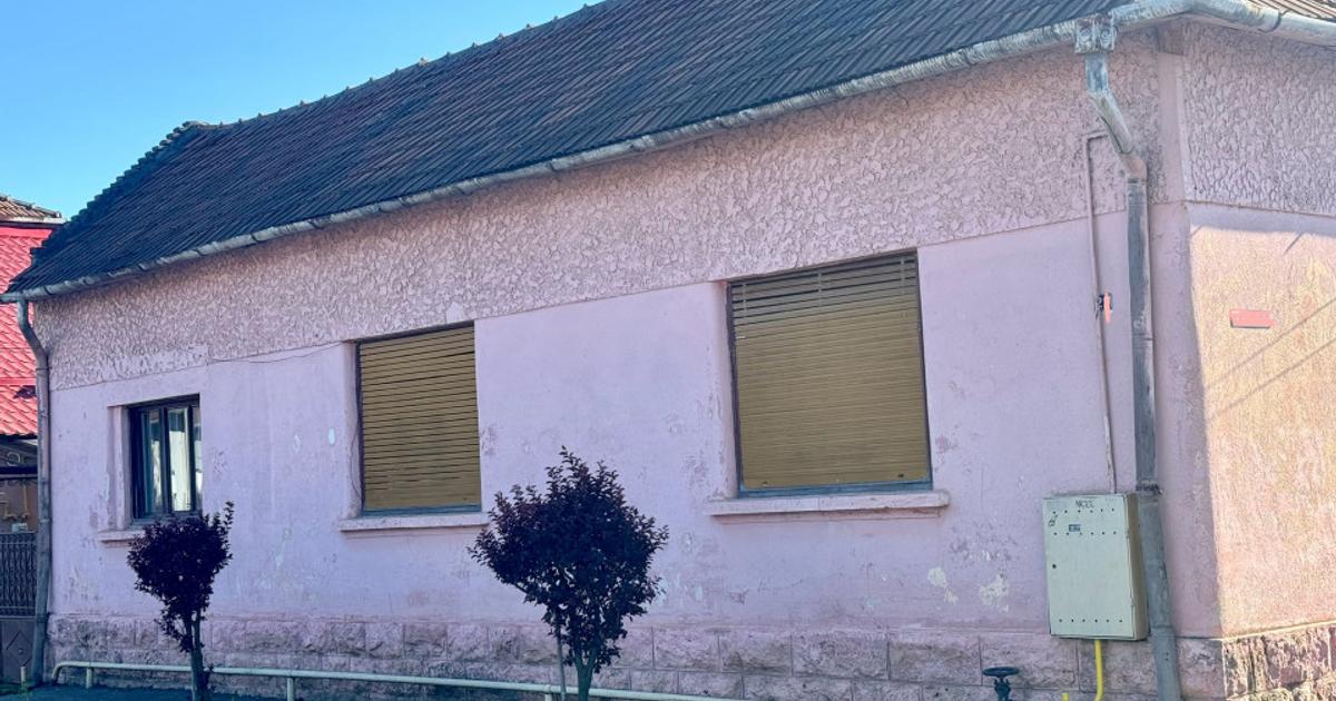 Casă individuală 90 mp cu 3 camere în zona Central, Simeria