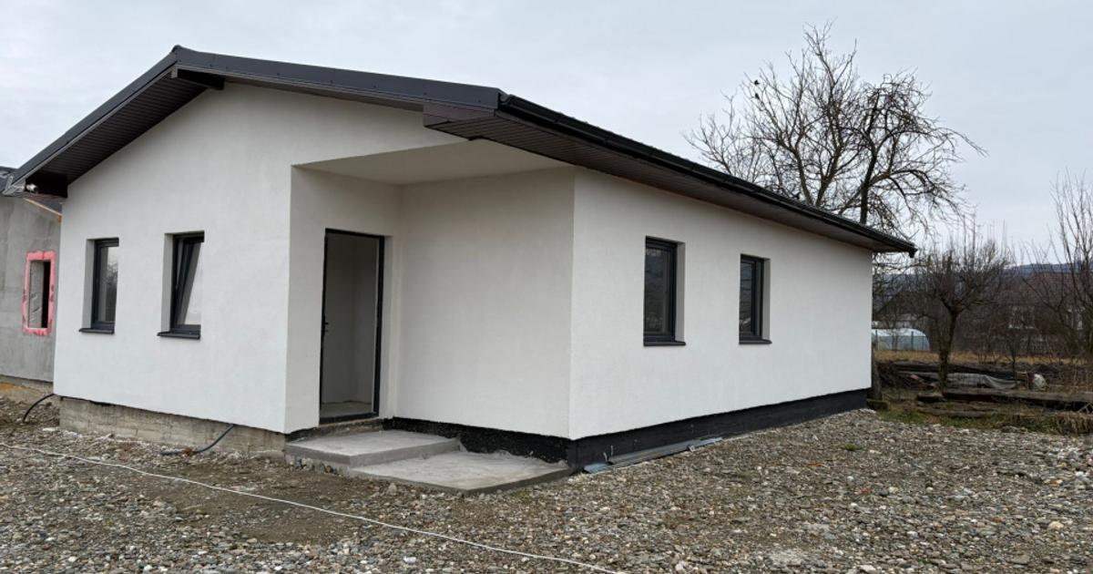 Casă individuală 70 mp cu 4 camere în Șintereag