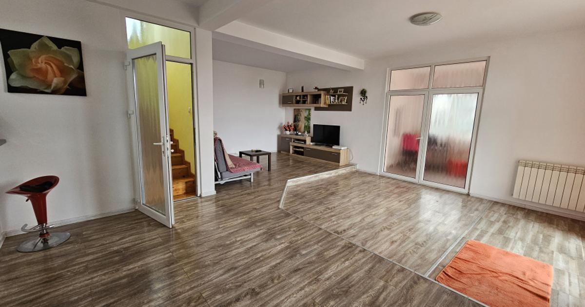 Casă individuală 162 mp cu 7 camere în Șofronea