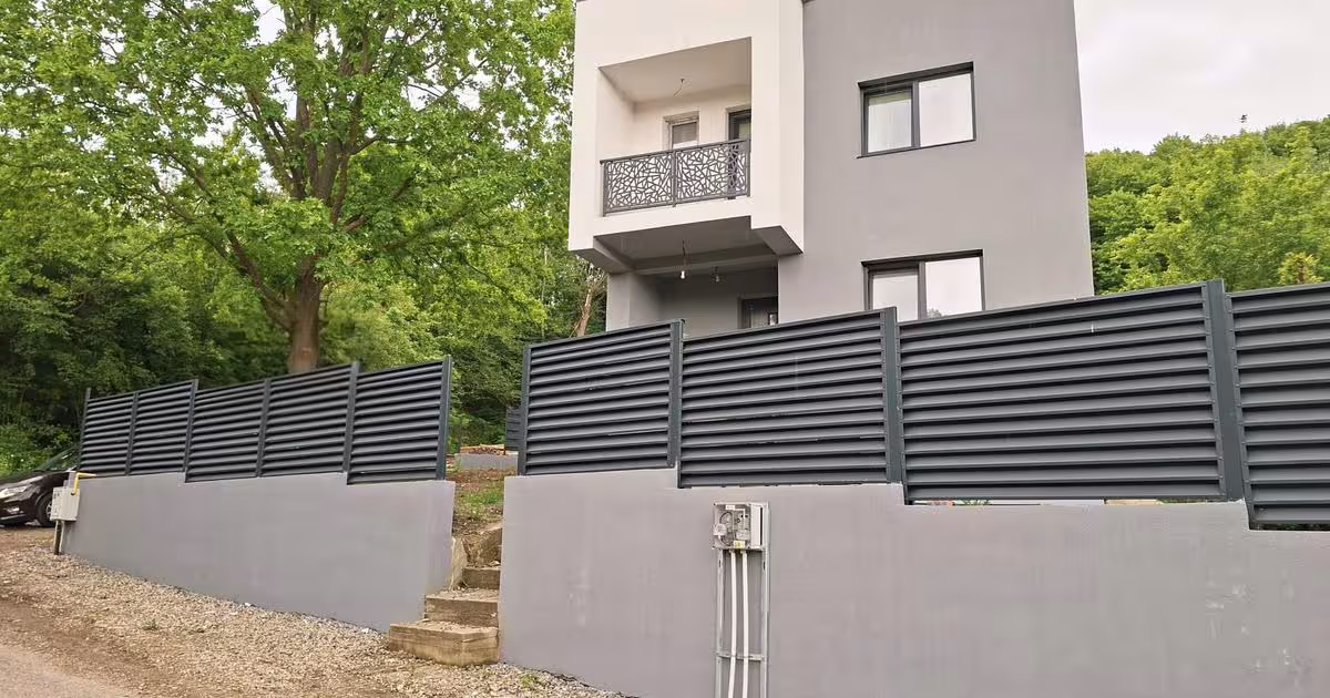 Casă individuală 130 mp cu 4 camere în Ștefănești