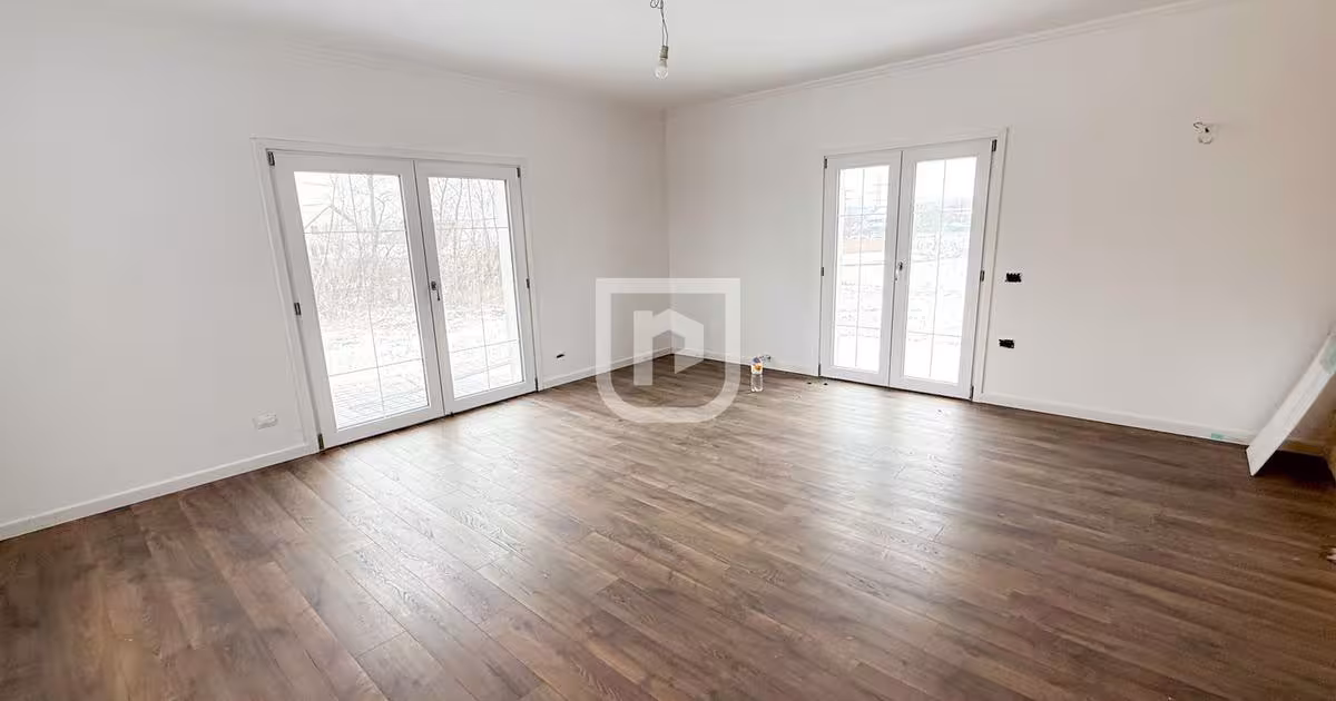 Casă individuală cu 8 camere în zona Periferie, Suceava