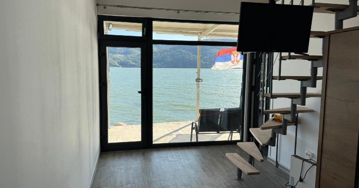 Casă individuală 90 mp cu 4 camere în Svinița