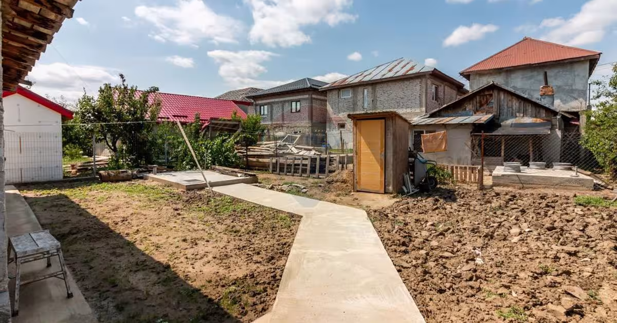 Casă individuală 170 mp cu 5 camere în Tântava