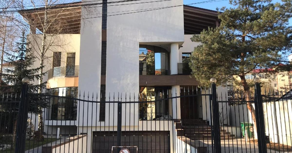 Casă individuală 635 mp cu 5 camere în zona Central, Târgoviște