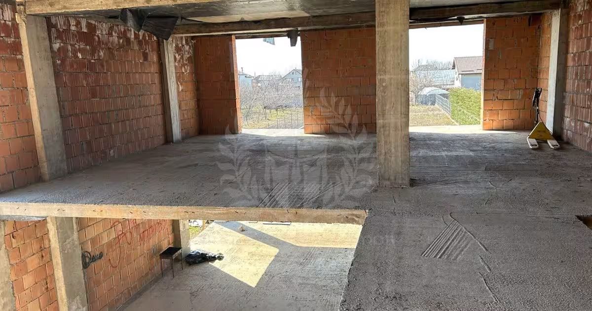 Casă individuală cu 6 camere în Târgșoru Vechi