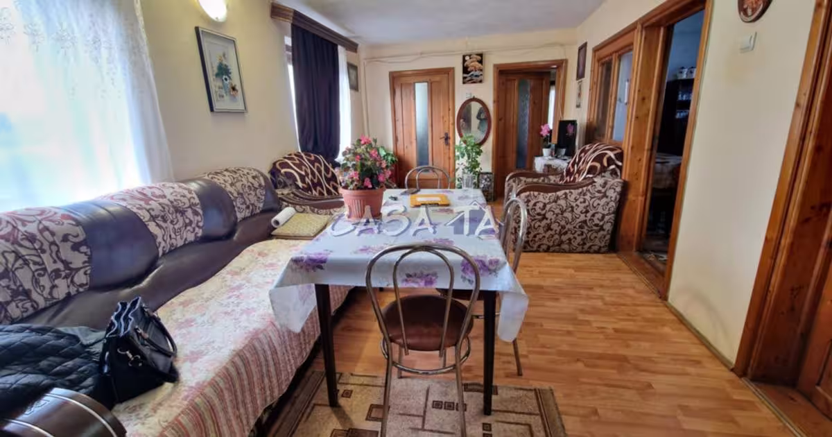 Casă individuală 230 mp cu 5 camere în zona Primăverii, Târgu Jiu