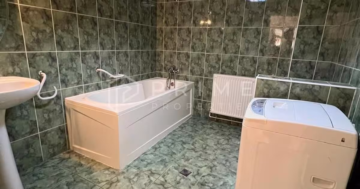 Casă individuală 280 mp cu 7 camere în zona Cornișa, Târgu Mureș