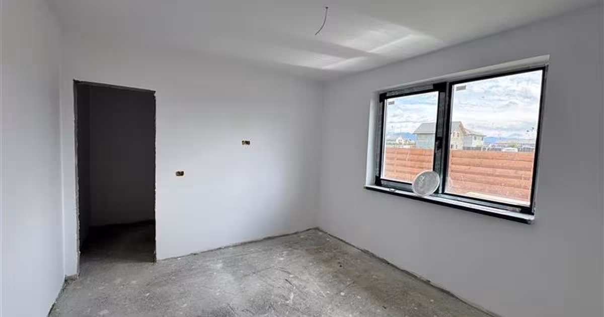 Casă individuală cu 4 camere în Tărlungeni