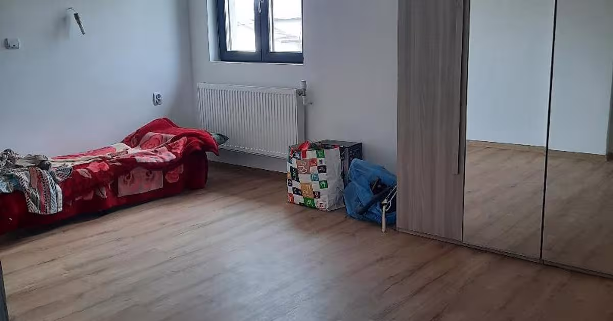 Casă individuală 156 mp cu 5 camere în Tărtășești