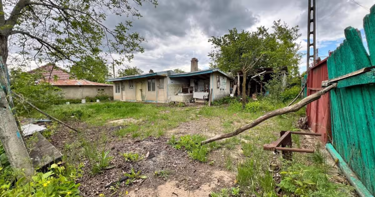 Casă individuală 70 mp cu 4 camere în Tecucelu Sec