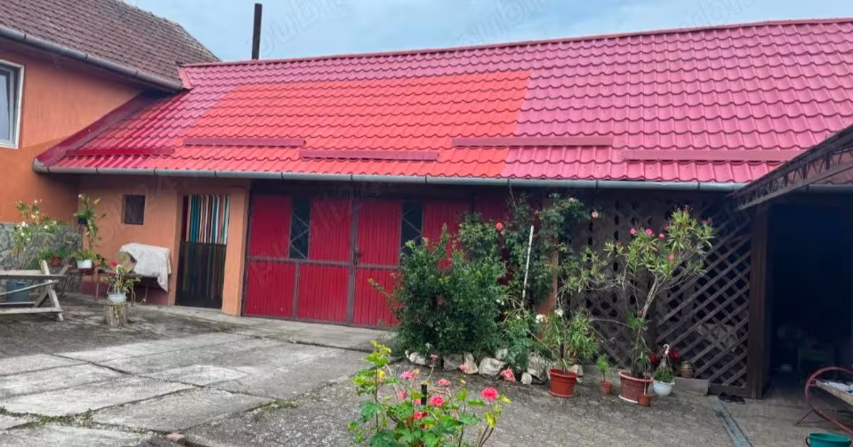 Casă individuală 500 mp cu 5 camere în Țela