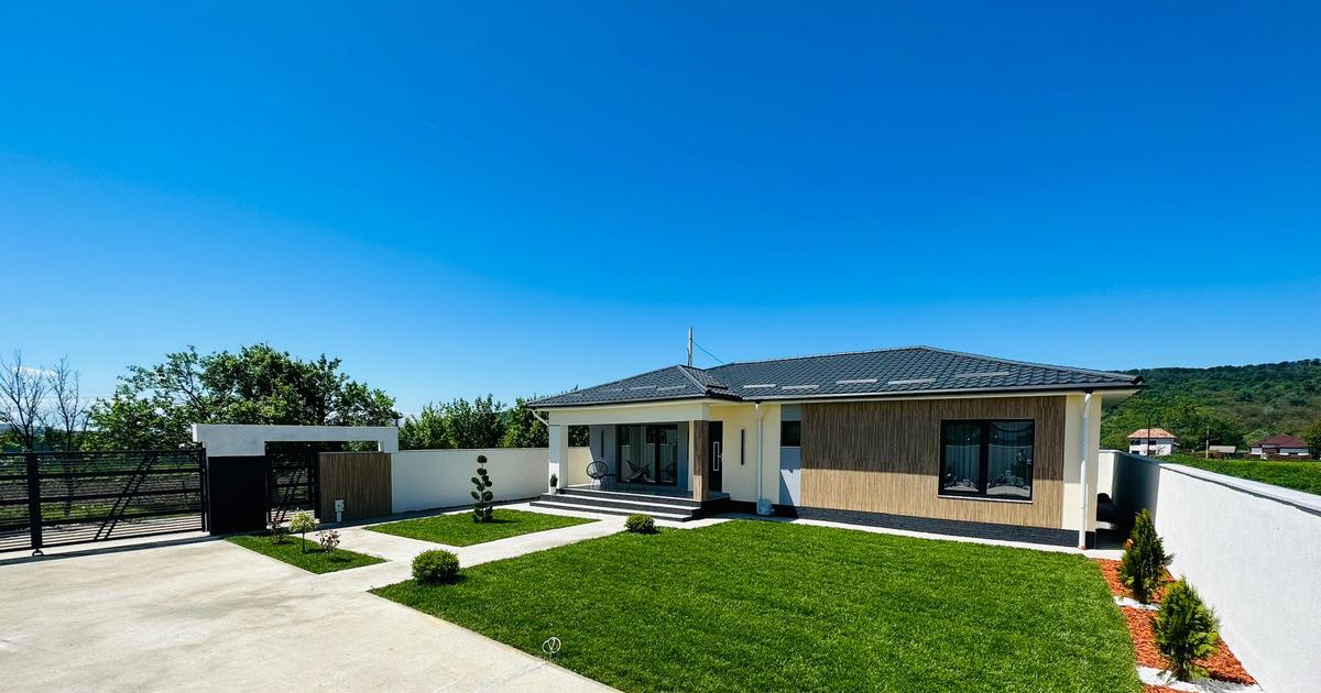 Casă individuală cu 4 camere în Țițești