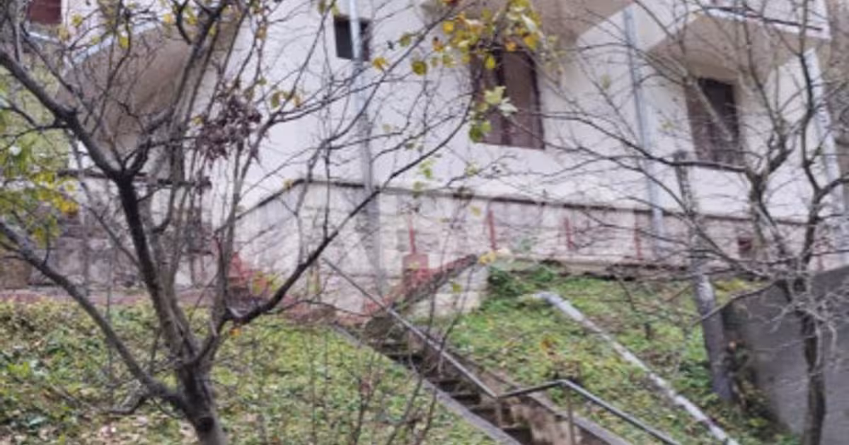 Casă individuală cu 4 camere în Toplița