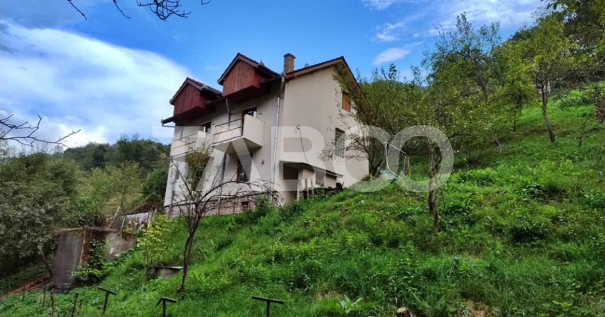 Casă individuală cu 4 camere în Toplița