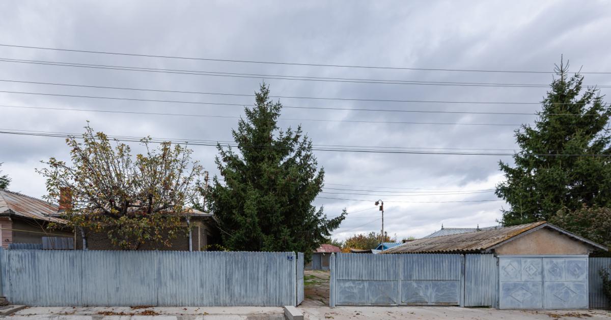 Casă individuală 230 mp cu 3 camere în Tulucești