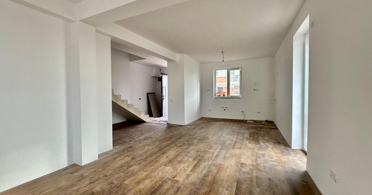 Casă individuală 112 mp cu 4 camere în Tunari