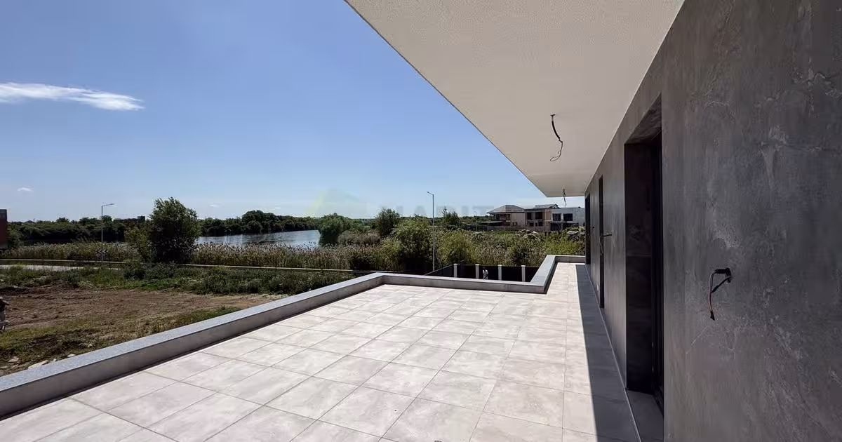 Casă individuală cu 6 camere în Tunari