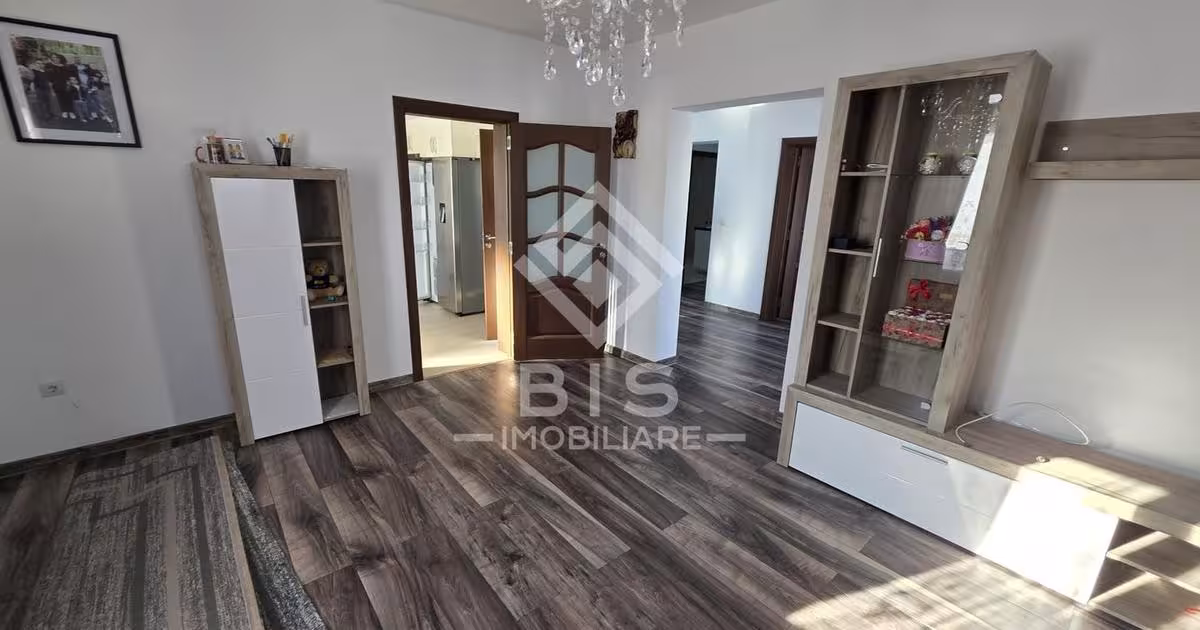 Casă individuală cu 5 camere în Unirea