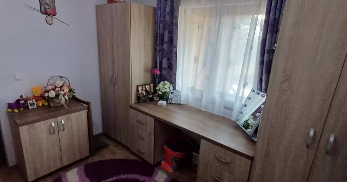 Casă individuală 100 mp cu 5 camere în Unirea