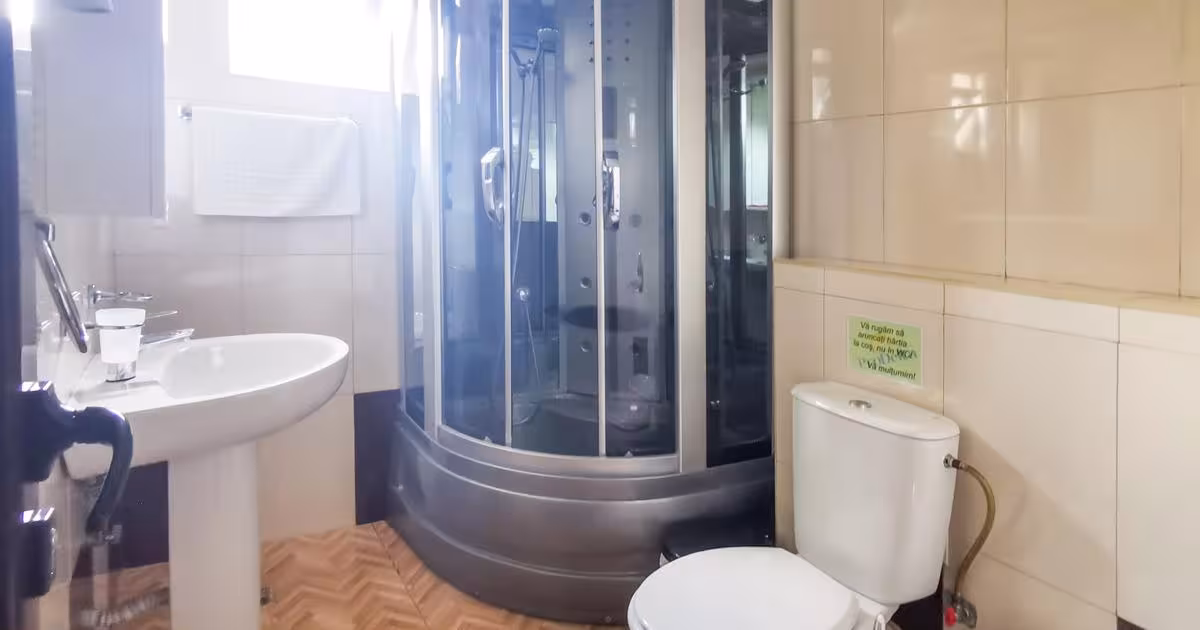 Casă individuală cu 12 camere în Uzlina