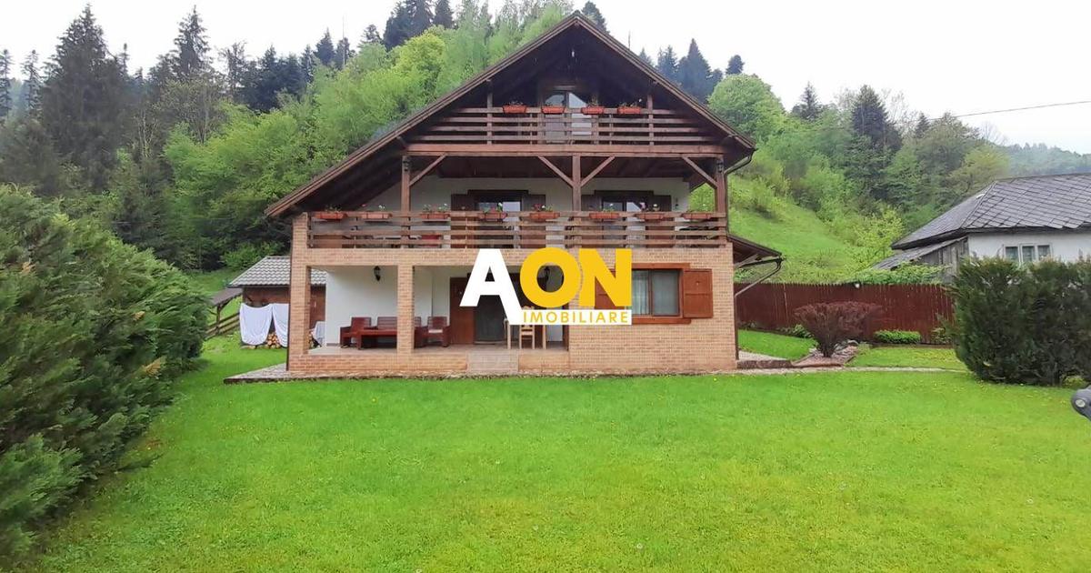 Casă individuală cu 8 camere în Vadu Moților