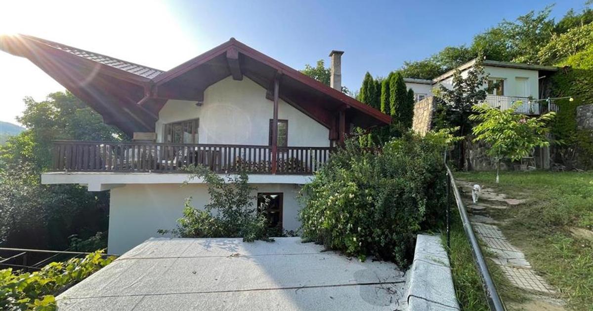 Casă individuală cu 6 camere în Valea Budului